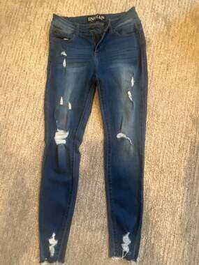 EN JEAN Women's Size 5 Distressed Skinny Jeans